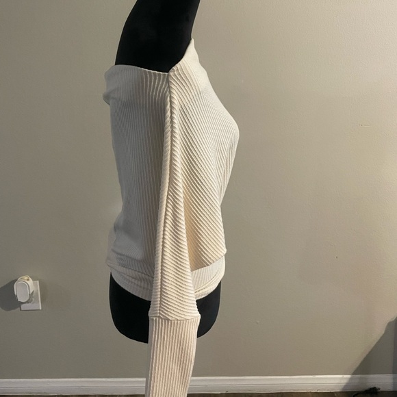 Sweater - Picture 3 of 4